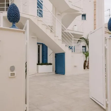 לינה וארוחת בוקר Sara 3*